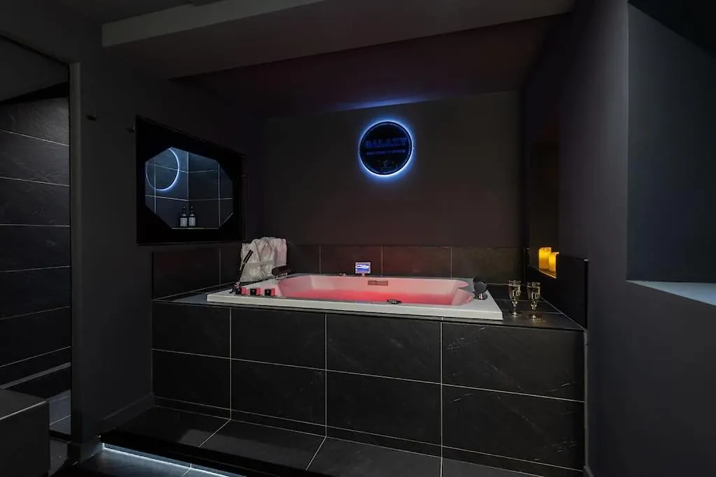 Galaxy La Tete Dans Les Etoiles Apartment Riom 0*,  France